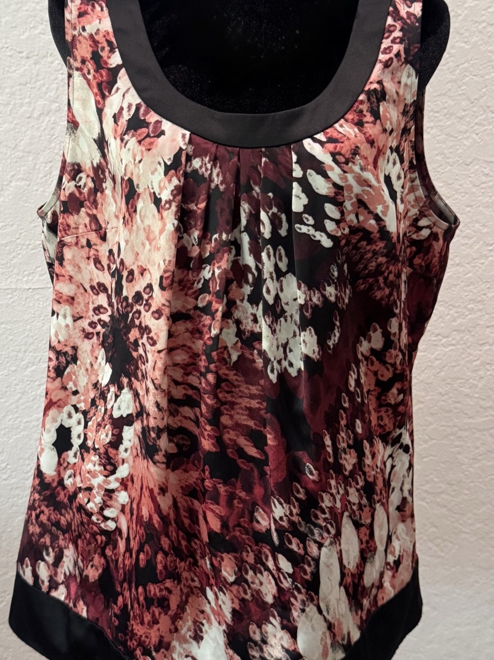 Abstract Print Tank Top in Black & Pink Like New size 8